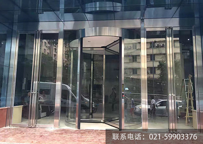 三翼旋转门